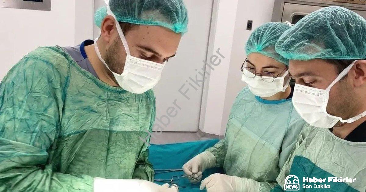 "Şuhut Devlet Hastanesi'nde Sağlıkta Önemli Adım: İlk Kez Yapılan Fıtık Ameliyatı Başarılı Oldu" baş